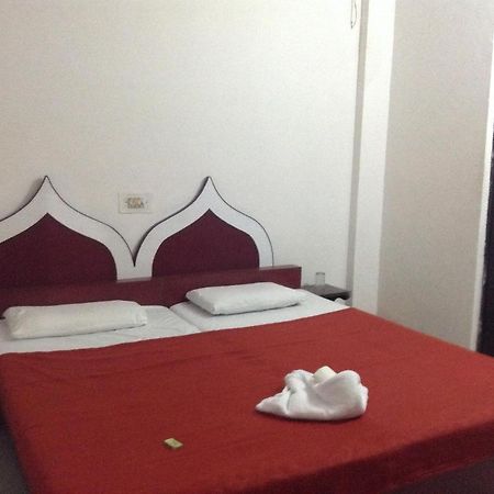 Hotel Safari Агра Екстер'єр фото
