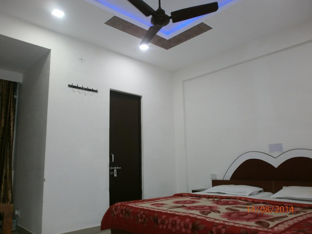 Hotel Safari Агра Екстер'єр фото